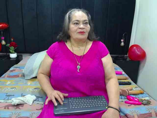 QueenMatturex webcam