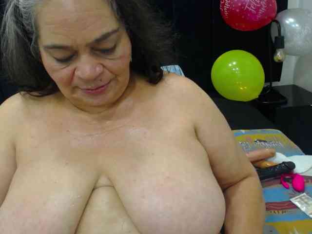 QueenMatturex webcam