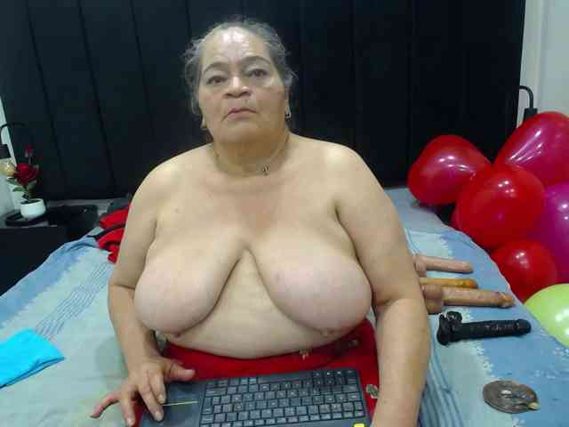 QueenMatturex webcam