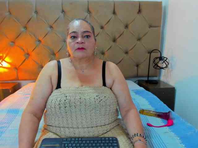 QueenMatturex webcam