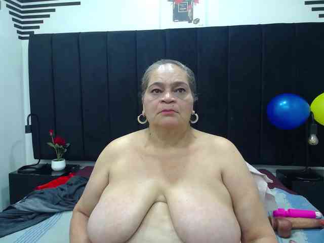 QueenMatturex webcam