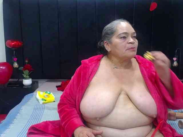 QueenMatturex webcam