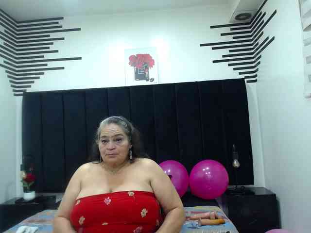 QueenMatturex webcam