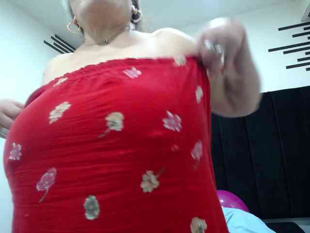 QueenMatturex webcam