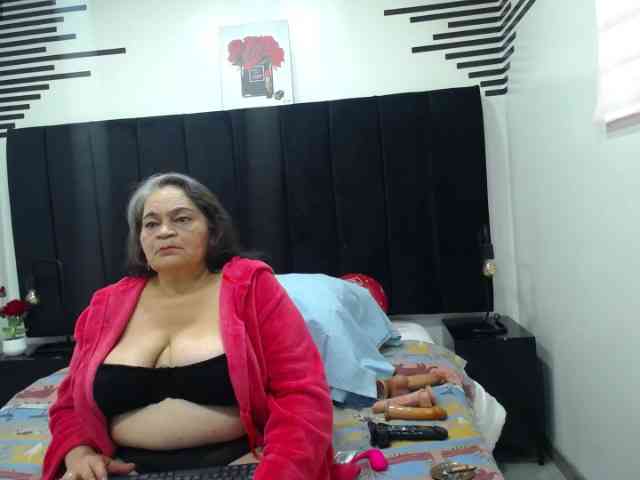 QueenMatturex webcam