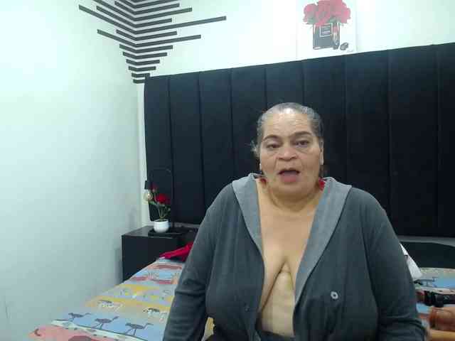 QueenMatturex webcam