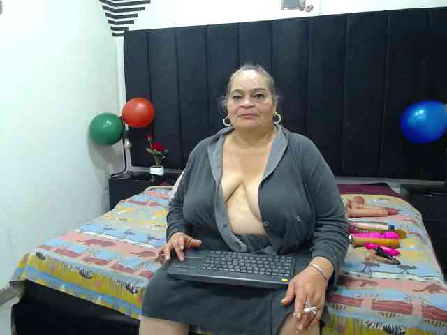 QueenMatturex webcam