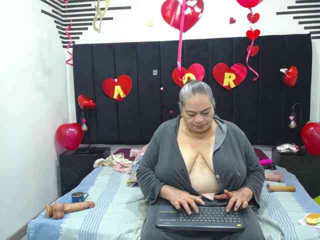 upskirt camera VickyBoobss