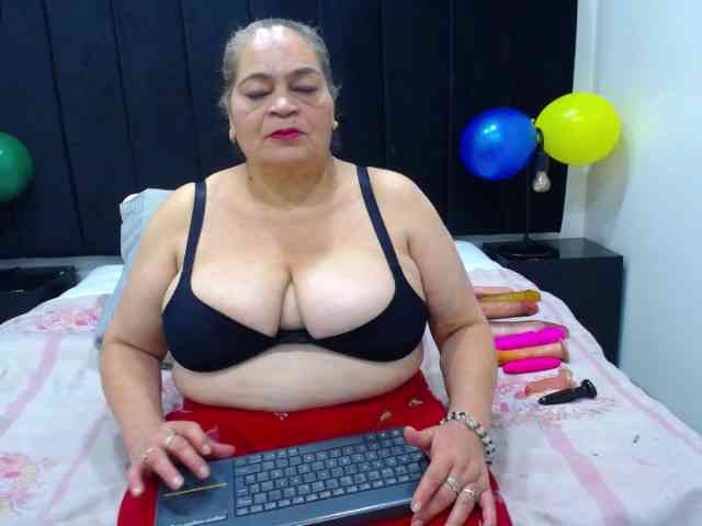 QueenMatturex webcam
