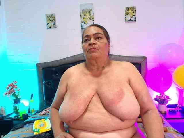 QueenMatturex webcam