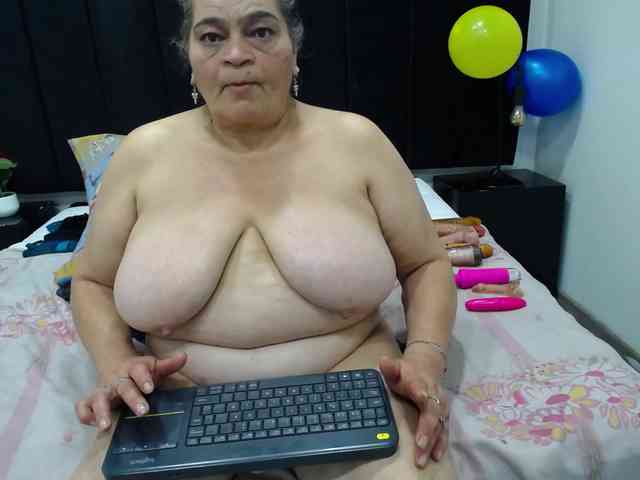 QueenMatturex webcam