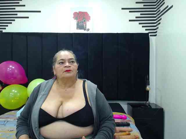 QueenMatturex webcam