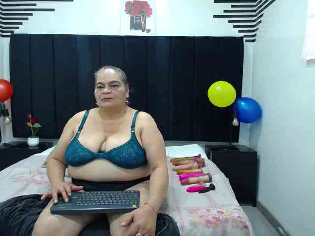 QueenMatturex webcam