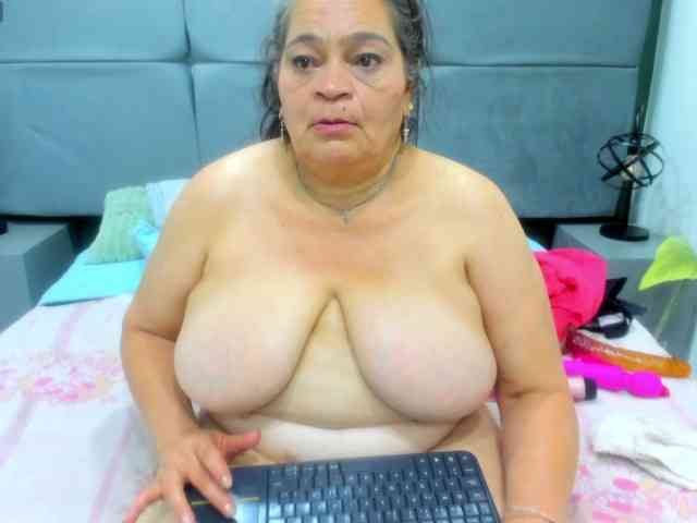 QueenMatturex webcam