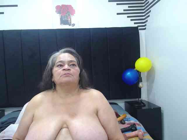 QueenMatturex webcam