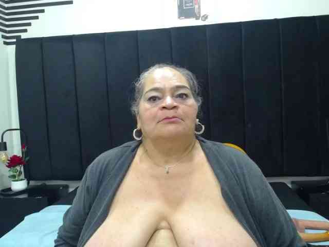 QueenMatturex webcam