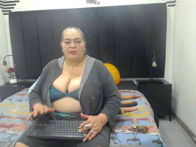 QueenMatturex webcam