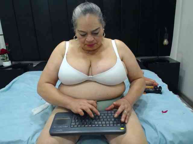 QueenMatturex webcam