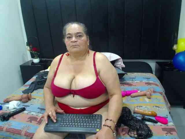 QueenMatturex webcam
