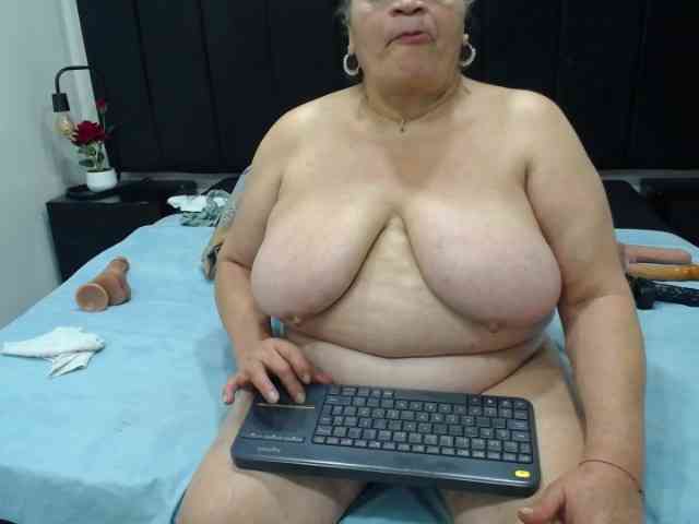 QueenMatturex webcam