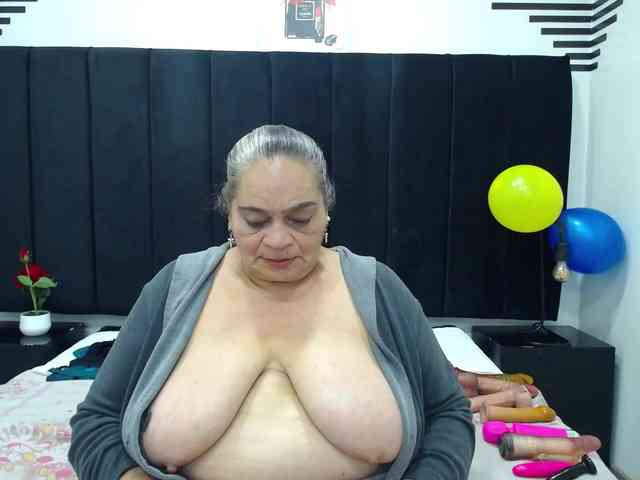 QueenMatturex webcam