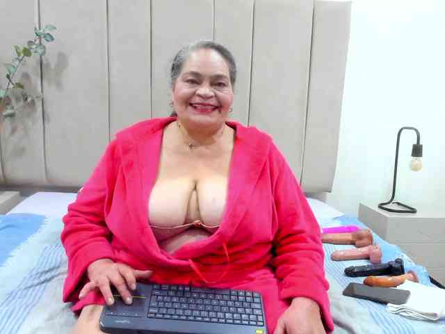 QueenMatturex webcam