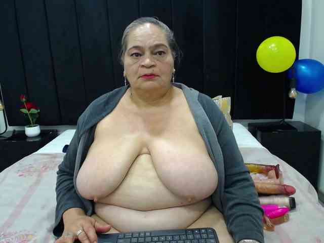 QueenMatturex webcam