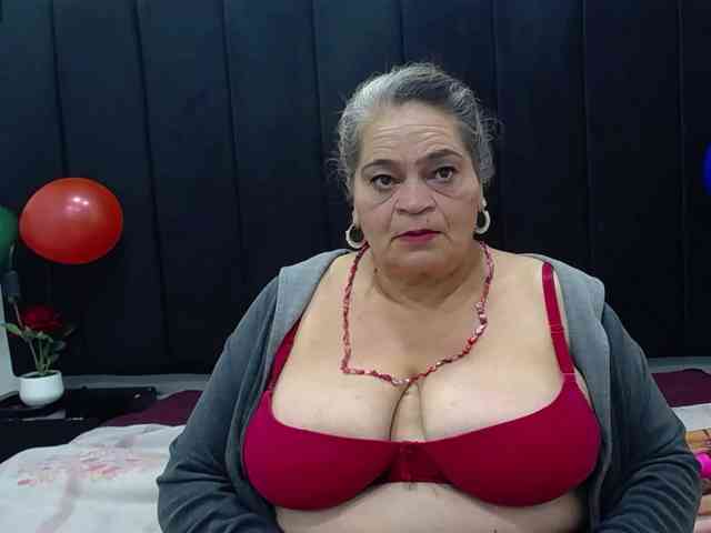 VickyBoobss bongacams