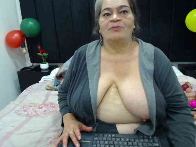 QueenMatturex webcam