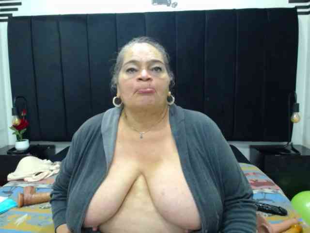 QueenMatturex webcam