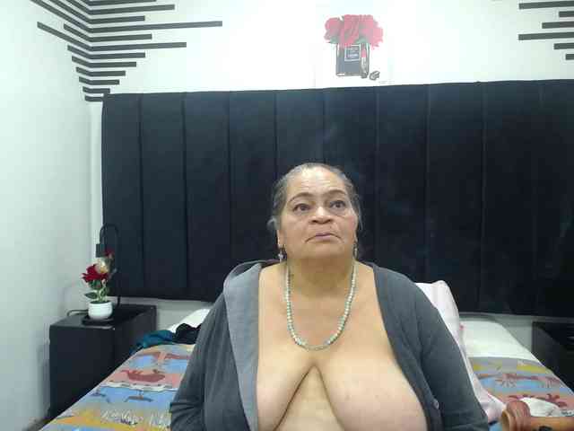 QueenMatturex webcam