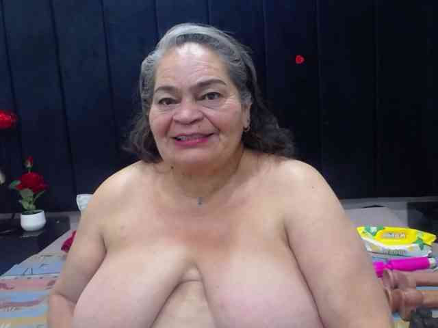 QueenMatturex webcam