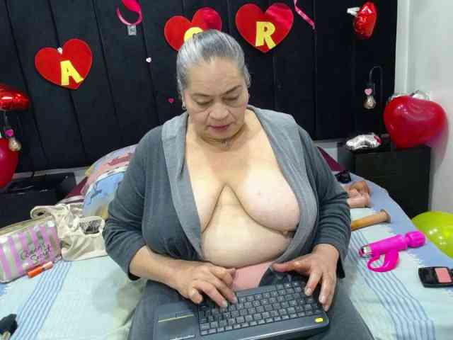 QueenMatturex webcam