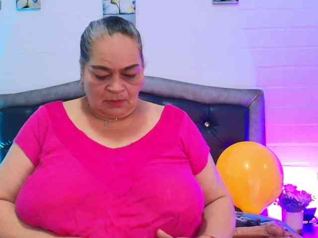 QueenMatturex webcam