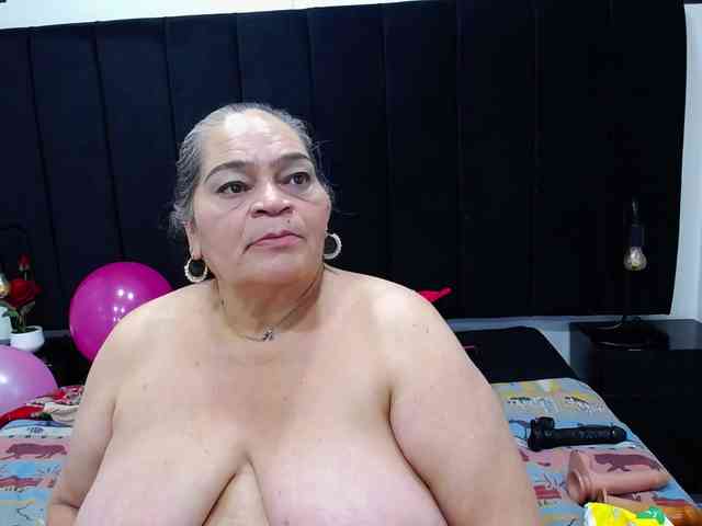 QueenMatturex webcam