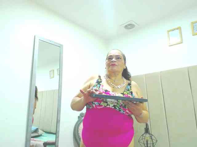 QueenMatturex webcam