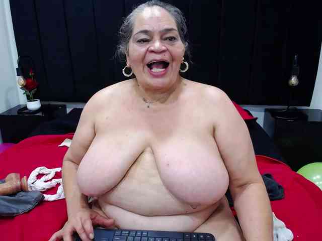 QueenMatturex webcam