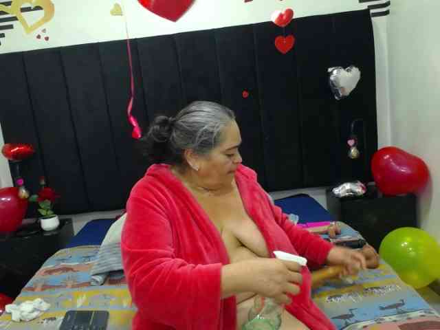 QueenMatturex webcam