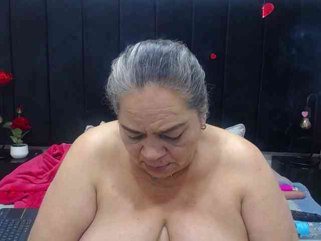 QueenMatturex webcam