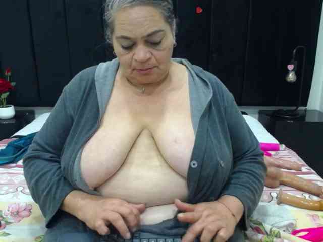 QueenMatturex webcam