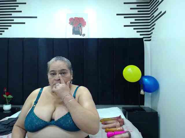QueenMatturex webcam