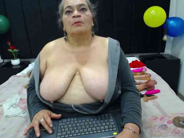 QueenMatturex webcam