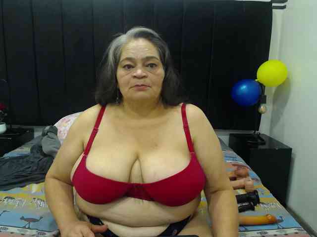 QueenMatturex webcam