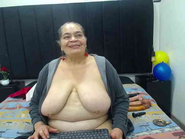 QueenMatturex webcam