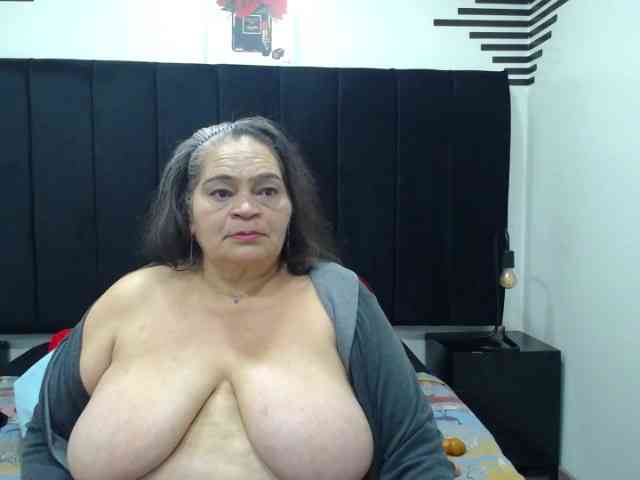 QueenMatturex webcam