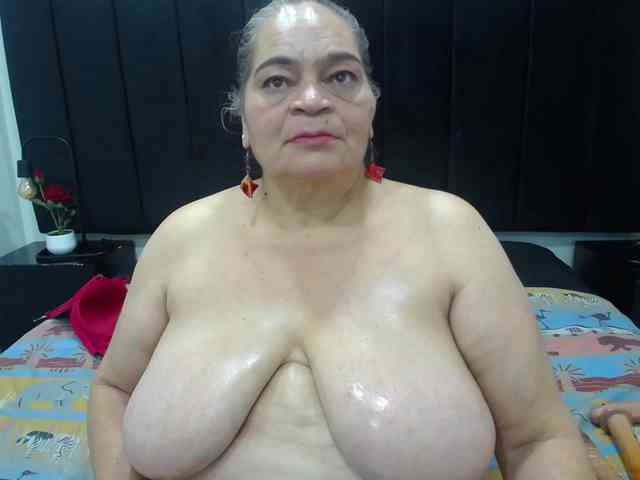 QueenMatturex webcam