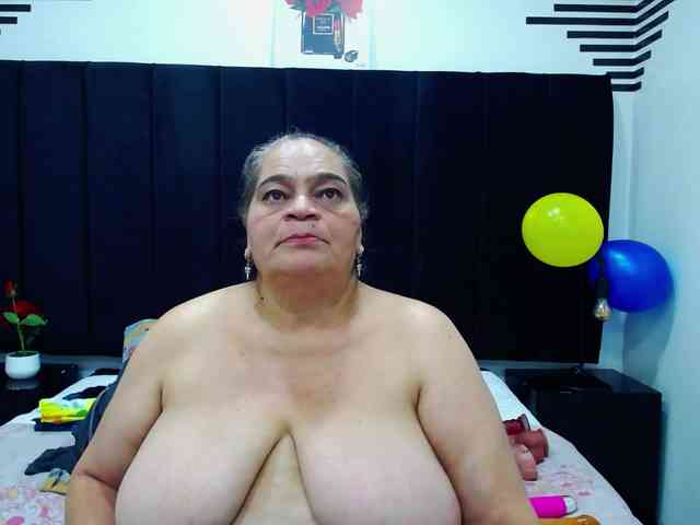 QueenMatturex webcam
