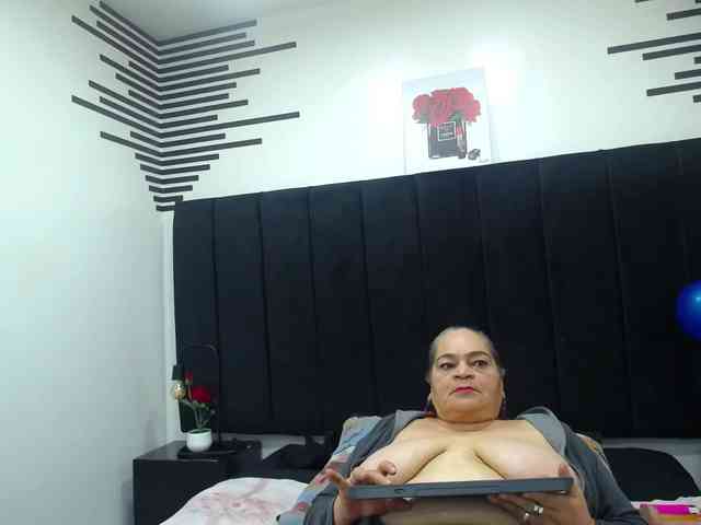 QueenMatturex webcam