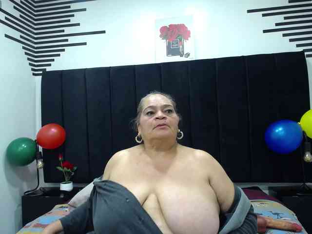 QueenMatturex webcam