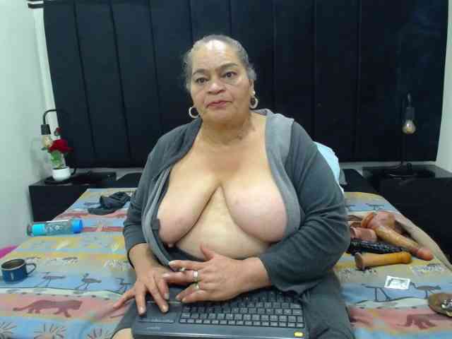 QueenMatturex webcam